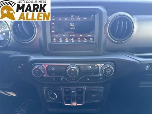 Used 2018 Jeep Wrangler Unlimited Sport S AWD/4WD image 9