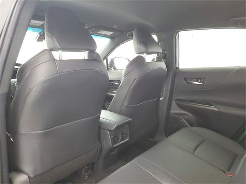 Used 2024 Toyota Venza XLE image 15