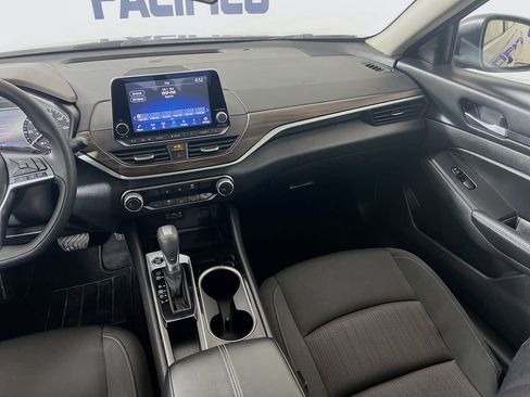 Used 2024 Nissan Altima 2.5 SV FWD image 27