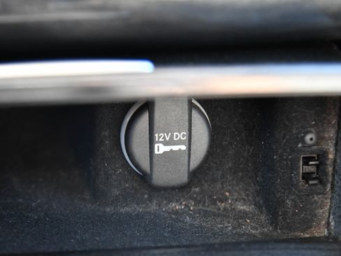 Used 2022 Chrysler 300 Touring w/ Sport Appearance Package image 25