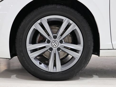 Used 2019 Volkswagen Jetta R-Line w/ R-Line Cold Weather Package FWD image 11