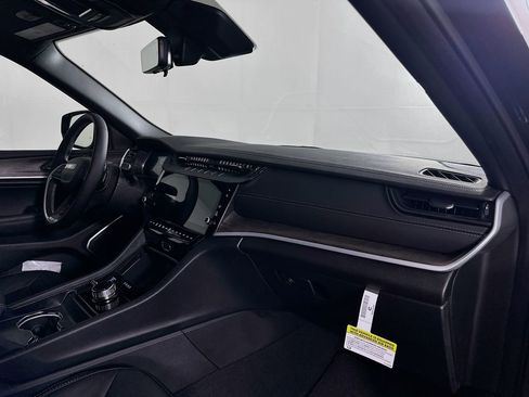 New 2026 Jeep Grand Cherokee L Limited image 39