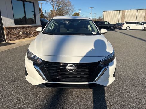 Used 2024 Nissan Sentra S image 10