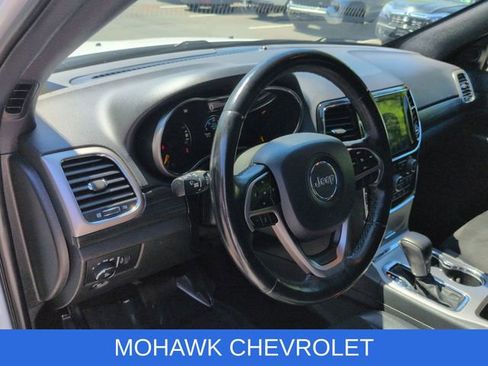 Used 2019 Jeep Grand Cherokee Altitude AWD/4WD image 11