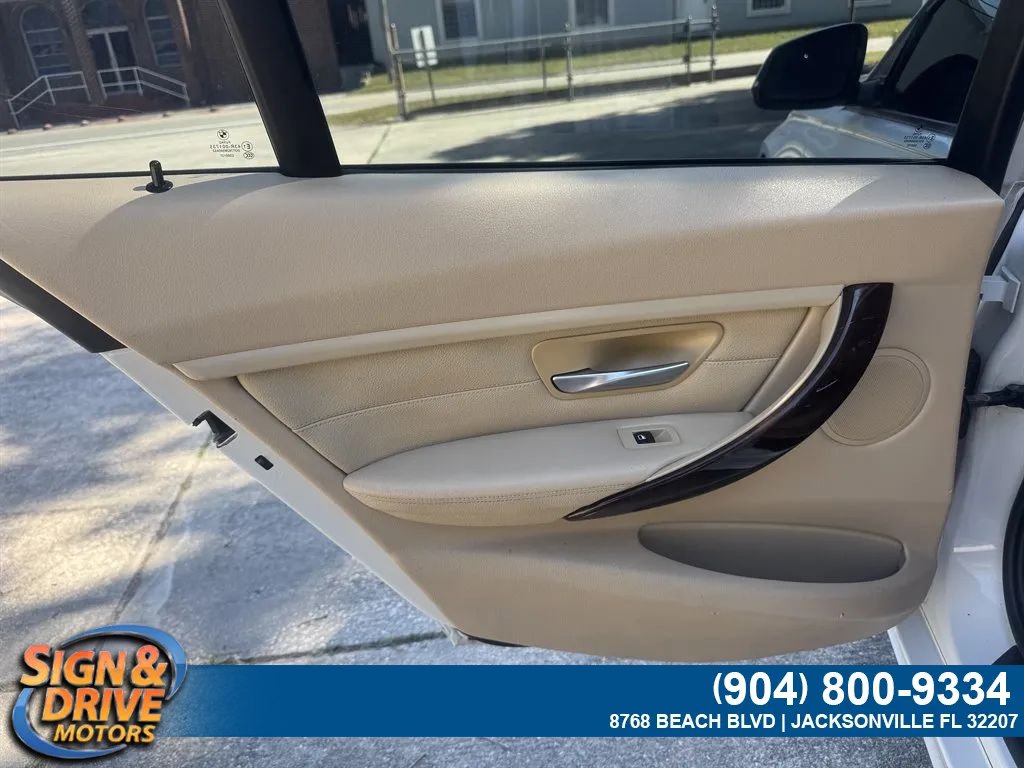 Used 2013 BMW 328i Sedan RWD image 32