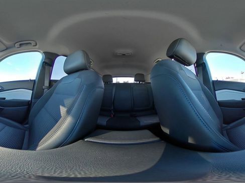 Used 2025 Chevrolet Trax LT image 41