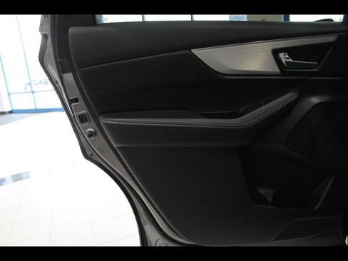 Used 2023 Acura MDX SH-AWD image 17