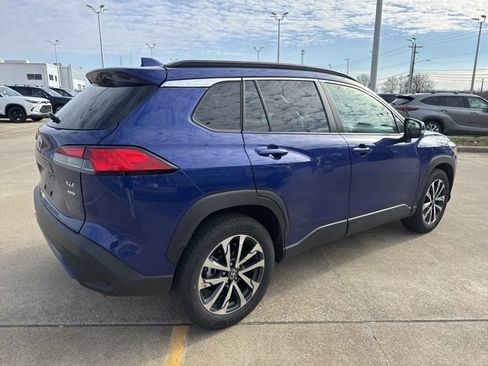 Used 2024 Toyota Corolla Cross XLE image 9