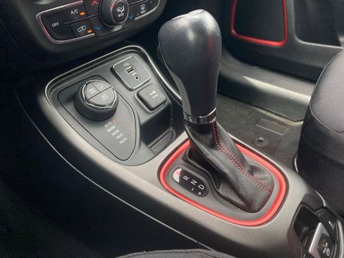 Used 2018 Jeep Compass Trailhawk w/ Leather Interior Group AWD/4WD image 25