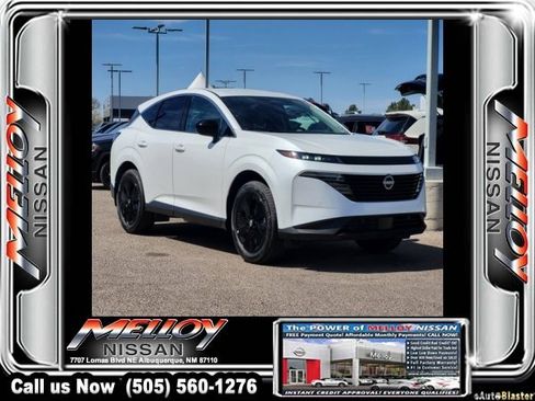 Certified 2025 Nissan Murano SV image 3