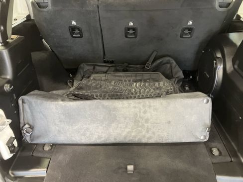 Used 2019 Jeep Wrangler Unlimited Sahara AWD/4WD image 29