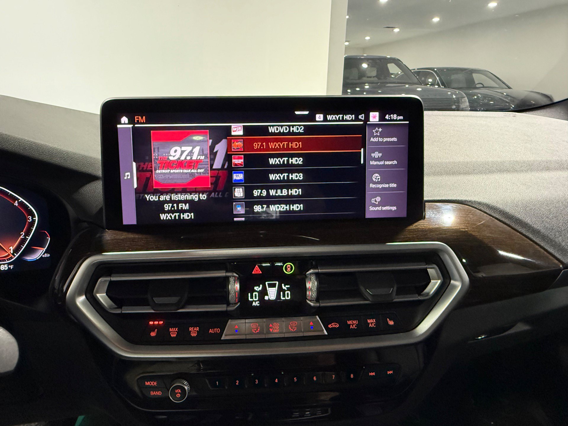 Used 2024 BMW X4 xDrive30i AWD/4WD image 35