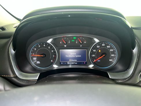 Used 2020 Chevrolet Traverse RS FWD image 17
