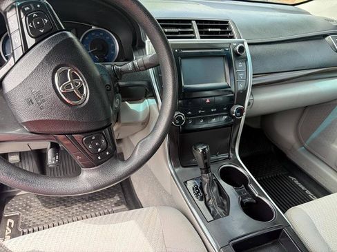Used 2017 Toyota Camry LE FWD image 11