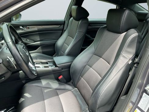 Used 2018 Honda Accord Sport image 10