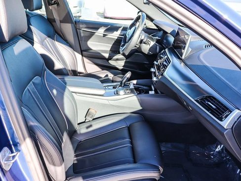 Used 2023 BMW M550i xDrive AWD/4WD image 21
