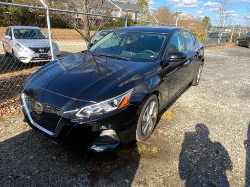 Used 2020 Nissan Altima 2.5 S image 1