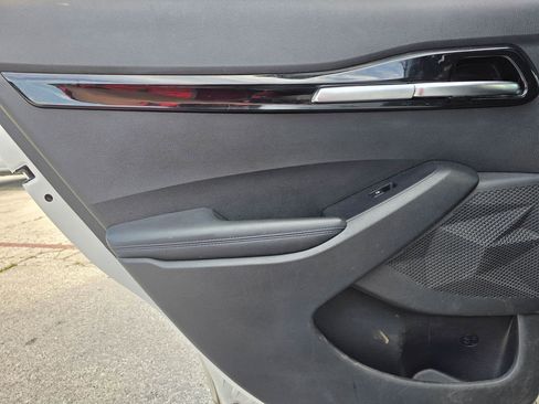 Used 2021 Kia Seltos S FWD image 12