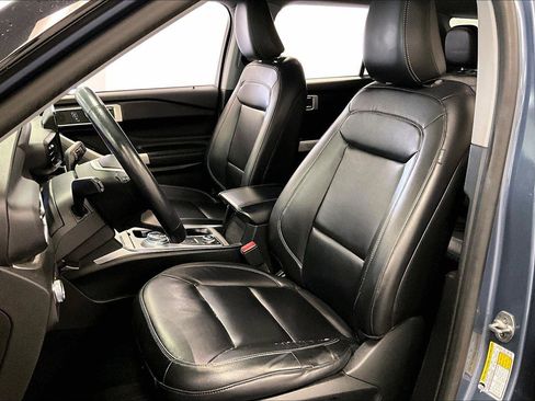 Used 2021 Ford Explorer XLT w/ Equipment Group 202A image 24