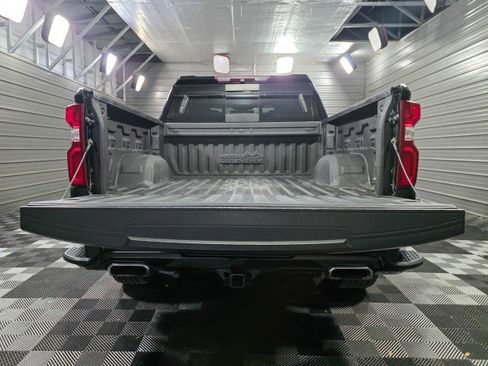 Used 2019 Chevrolet Silverado 1500 High Country w/ Technology Package AWD/4WD image 10