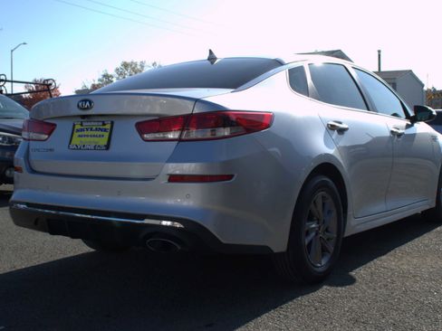 Used 2020 Kia Optima LX image 3