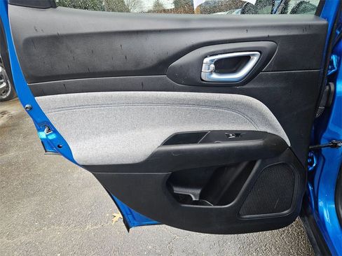 Certified 2025 Jeep Compass Sport image 14