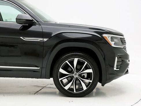 Used 2024 Volkswagen Atlas Cross Sport SEL Premium R-Line image 4