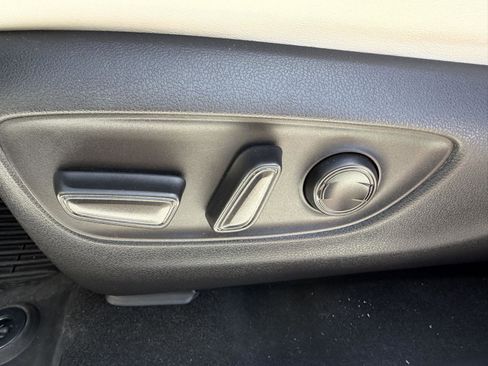 Used 2019 Toyota RAV4 XLE Premium w/ Carpet Mat Package FWD image 16