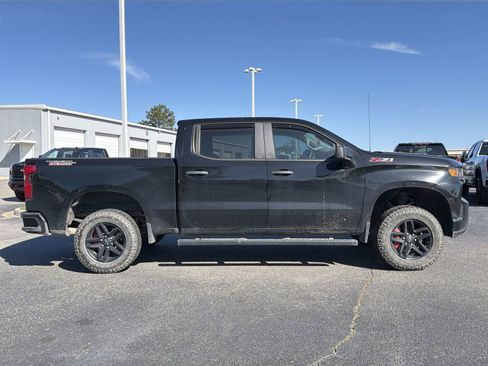 Used 2021 Chevrolet Silverado 1500 Custom Trail Boss AWD/4WD image 11