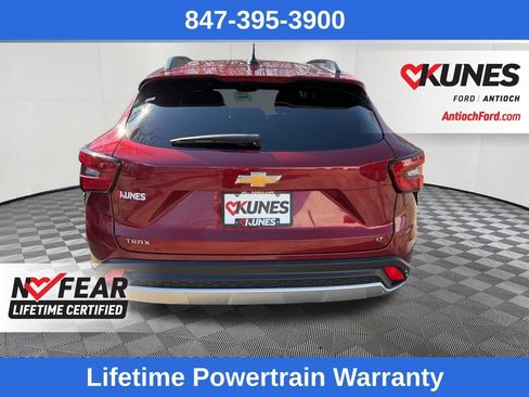 Used 2025 Chevrolet Trax LT FWD image 6