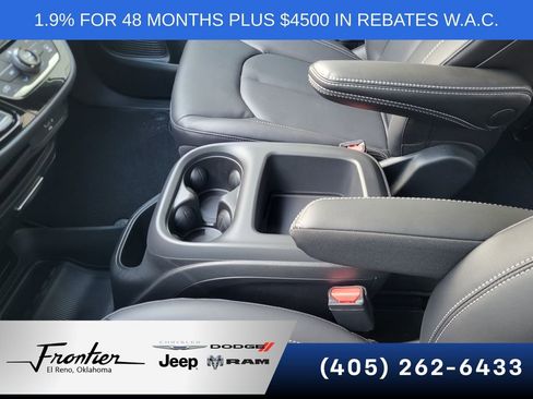 New 2026 Chrysler Pacifica Select w/ S Appearance Package FWD image 21