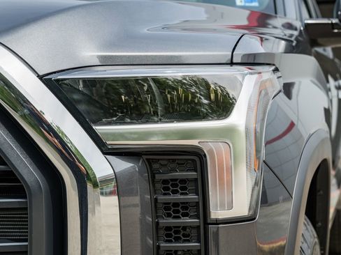 New 2026 Toyota Tundra SR5 AWD/4WD image 13