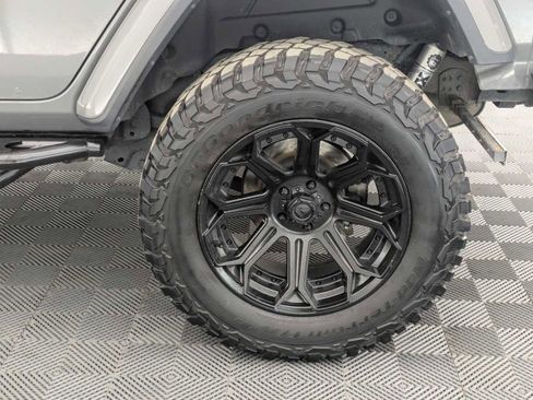 Used 2020 Jeep Wrangler Unlimited Sahara AWD/4WD image 13