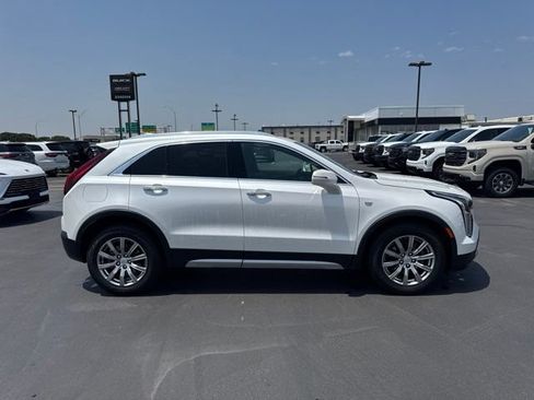 Used 2021 Cadillac XT4 Premium Luxury w/ Cold Weather Package AWD/4WD image 2