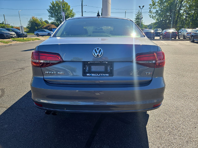 Used 2016 Volkswagen Jetta SEL w/ Lighting Package FWD image 5
