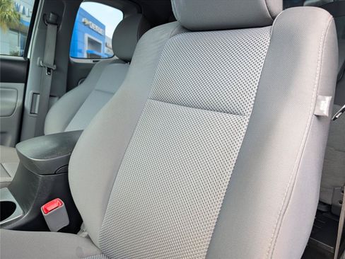 Used 2015 Toyota Tacoma 4x4 Access Cab V6 w/ TRD Off-Road Package image 10