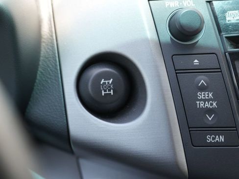 Used 2008 Toyota RAV4 Limited AWD/4WD image 52
