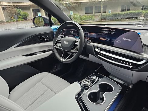 New 2026 Cadillac Lyriq Sport image 10