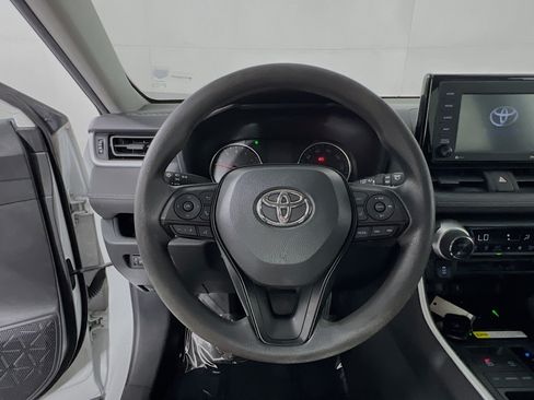 Used 2022 Toyota RAV4 XLE FWD image 18