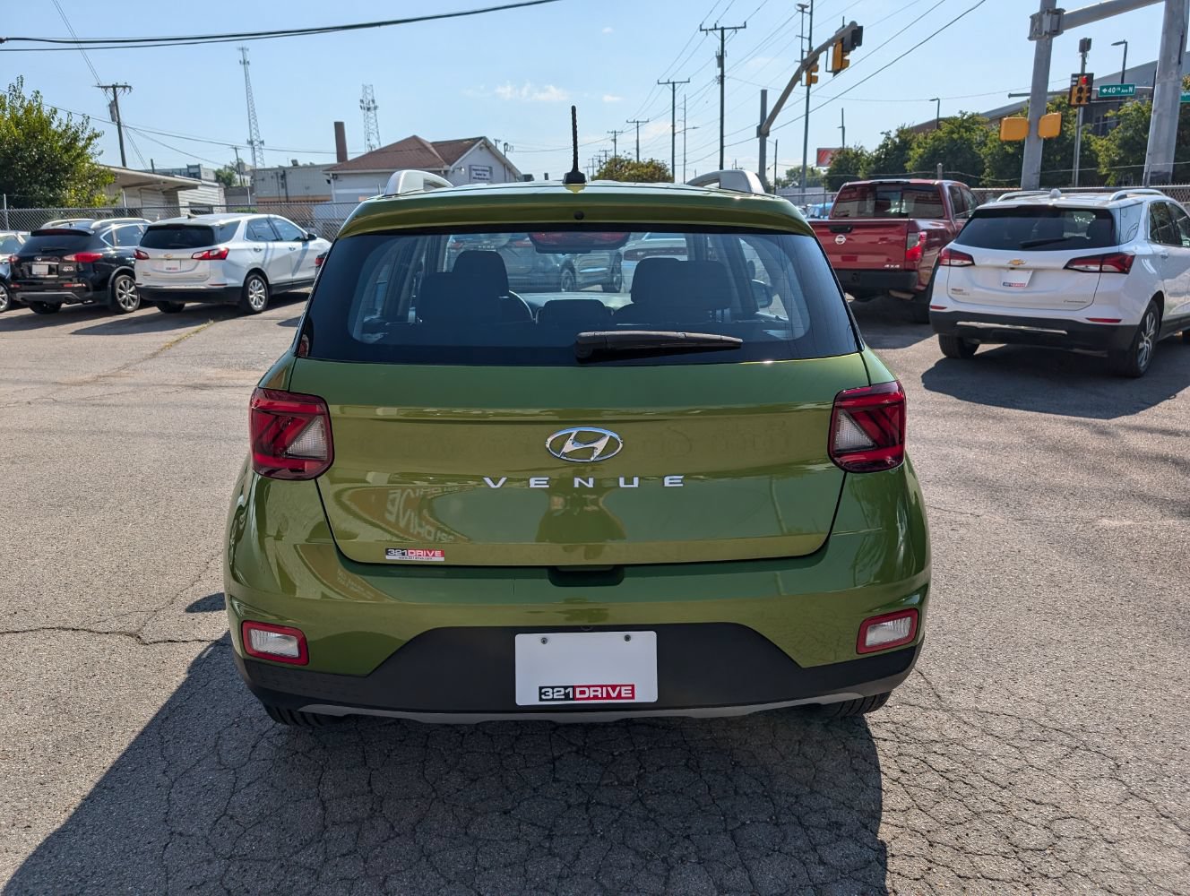 Used 2024 Hyundai Venue SEL FWD image 7