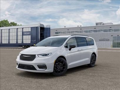 New 2025 Chrysler Pacifica Limited