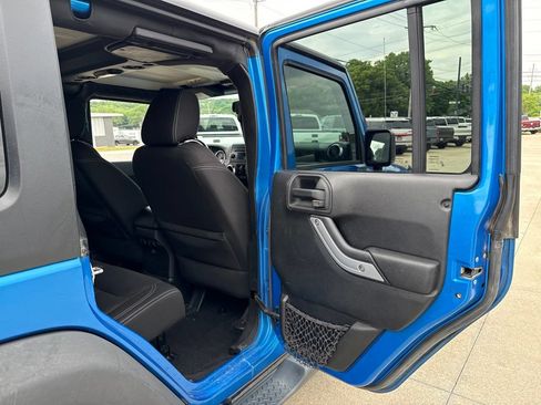 Used 2015 Jeep Wrangler Unlimited Sahara w/ Max Tow Package AWD/4WD image 42