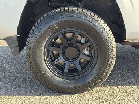 Used 2021 Toyota Tacoma SR AWD/4WD image 30