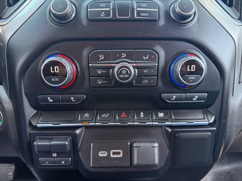 Used 2021 Chevrolet Silverado 1500 LT w/ Bed Protection Package AWD/4WD image 14