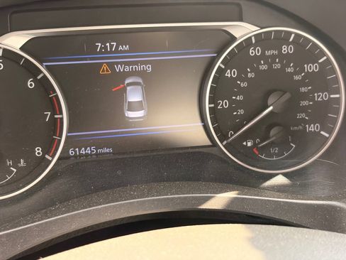 Used 2023 Nissan Altima 2.5 SV FWD image 10