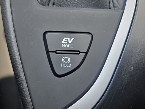 Used 2024 Lexus UX 250h F Sport FWD image 22