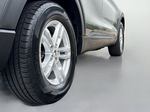 Certified 2023 Ford Explorer 4WD image 16