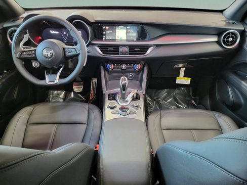 New 2025 Alfa Romeo Stelvio Sprint image 40