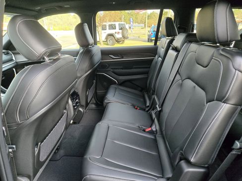 New 2026 Jeep Grand Cherokee L Limited image 10