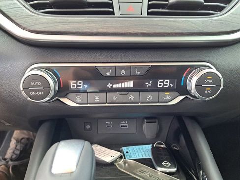 New 2025 Nissan Altima 2.5 SL FWD image 32